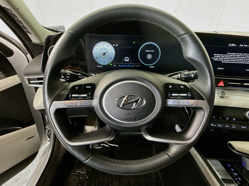 Used 2023 Hyundai Elantra Limited FWD image 12