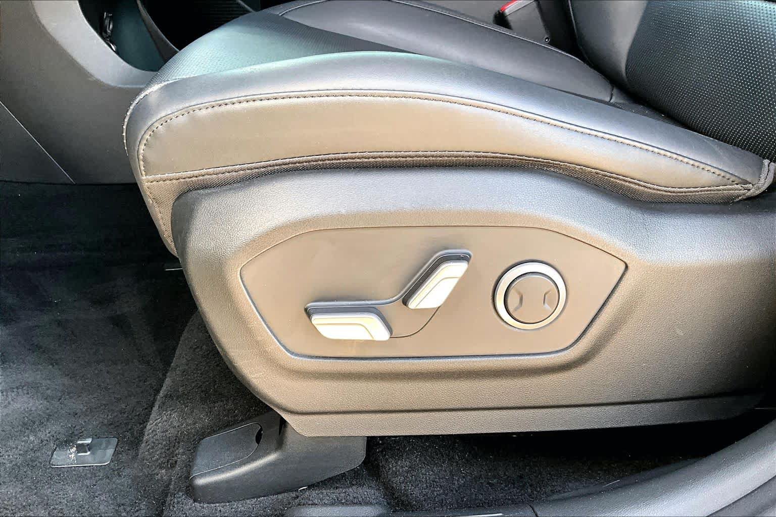 Certified 2024 Hyundai Santa Fe SEL FWD image 32