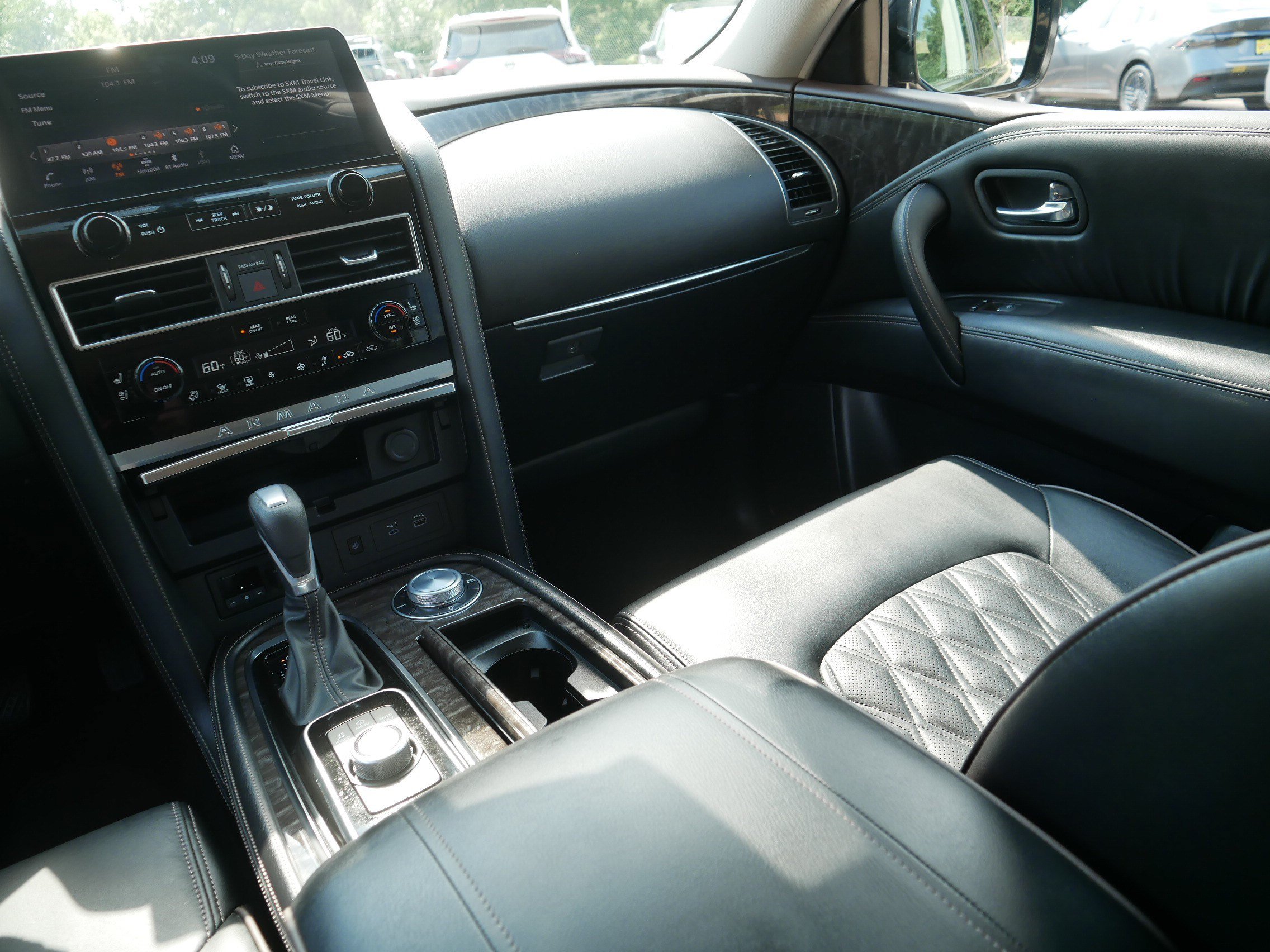 Certified 2024 Nissan Armada Platinum AWD/4WD image 11