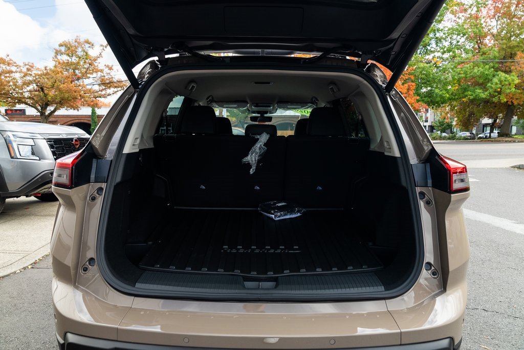 New 2026 Nissan Rogue SV image 7