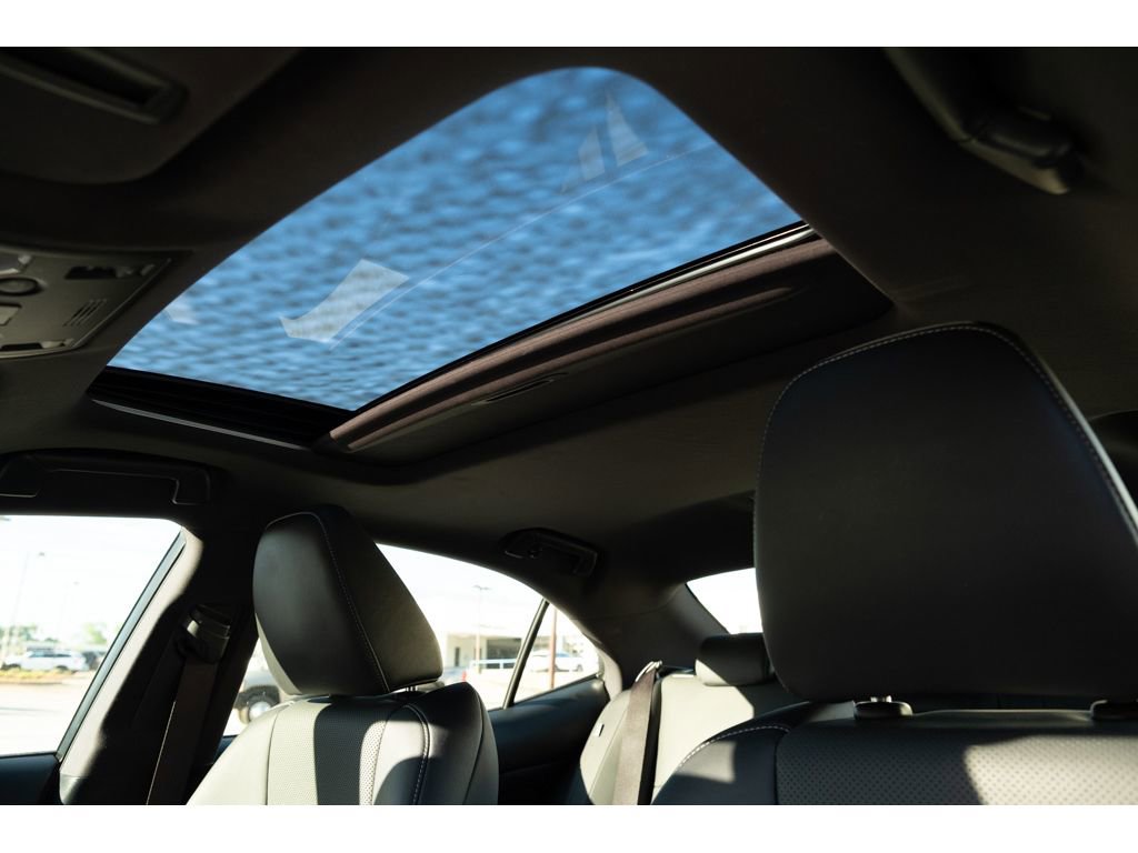 Used 2017 Lexus IS 350 F Sport w/ F Sport Package image 16