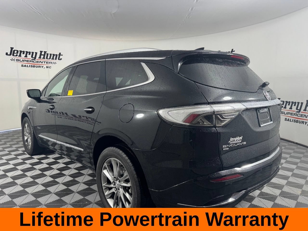 Used 2023 Buick Enclave Avenir w/ Avenir Technology Package AWD/4WD image 11