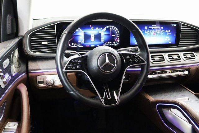 Used 2024 Mercedes-Benz GLE 450e 4MATIC w/ Driver Assistance Package image 19