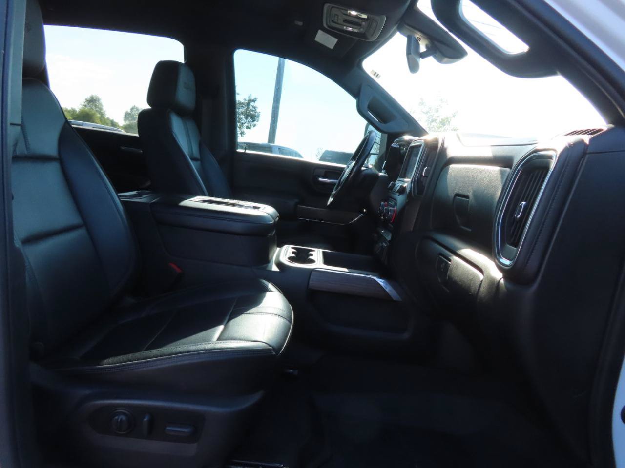 Used 2022 Chevrolet Silverado 3500 High Country w/ Safety Package II AWD/4WD image 43