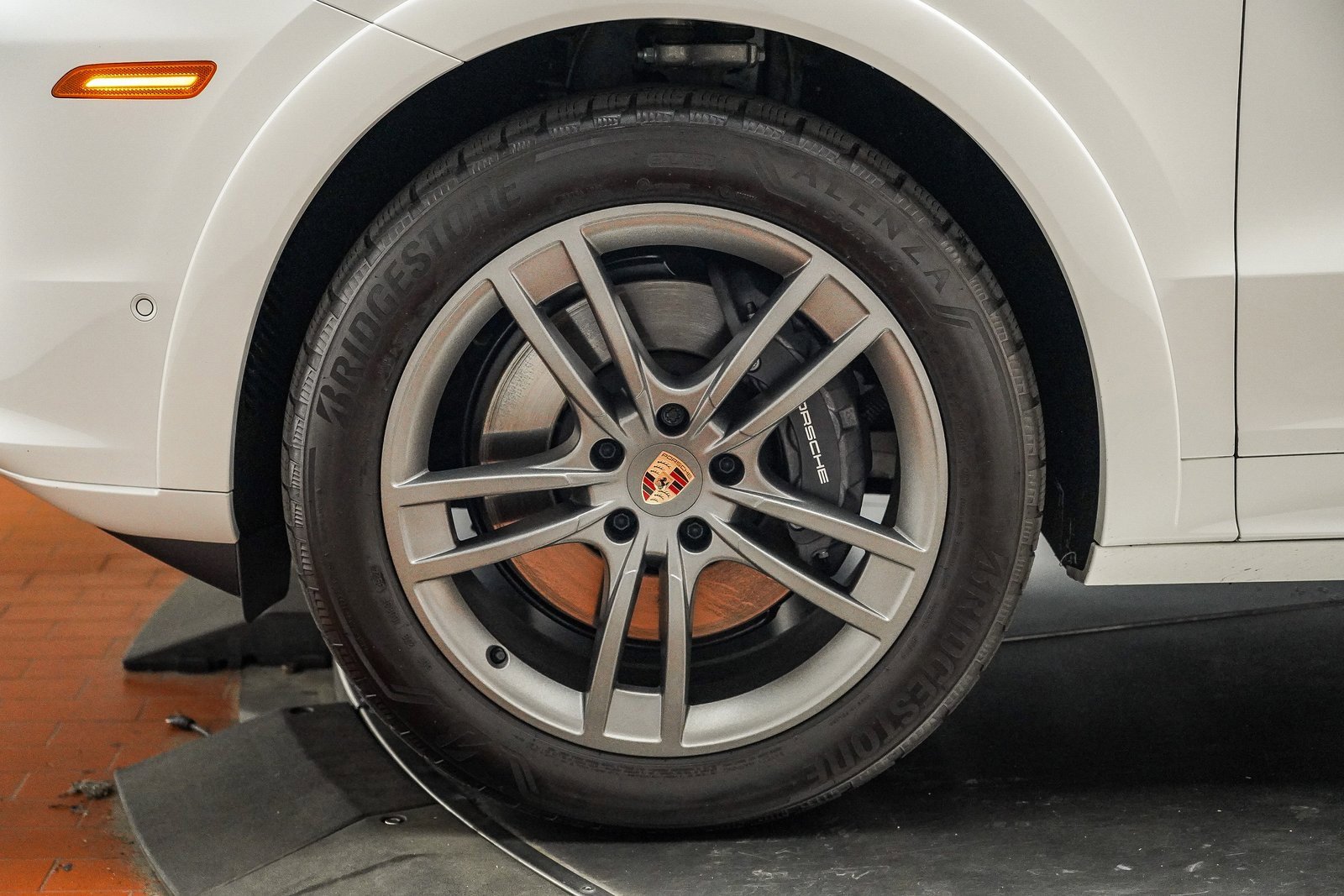 Used 2025 Porsche Cayenne image 14