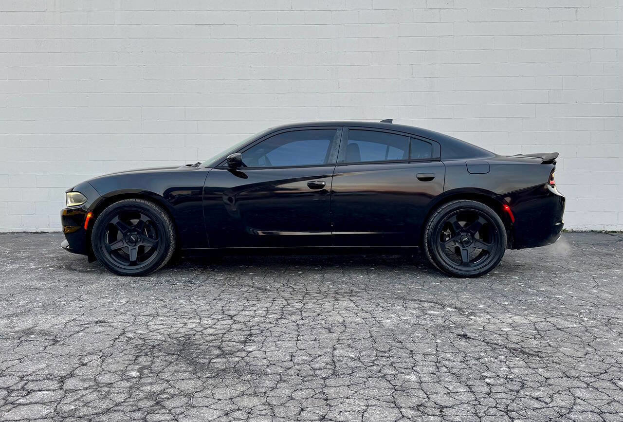 Used 2015 Dodge Charger R/T w/ Plus Group RWD image 6