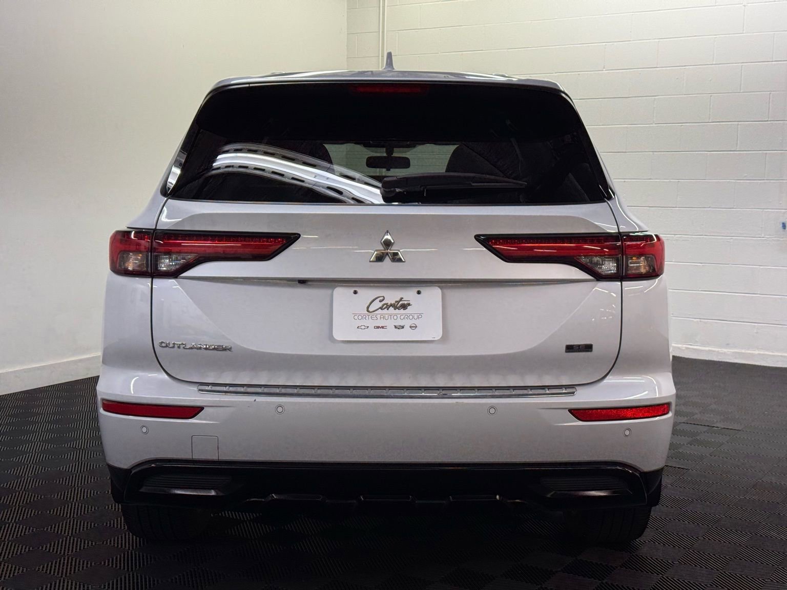 Used 2023 Mitsubishi Outlander SE Black Edition image 6