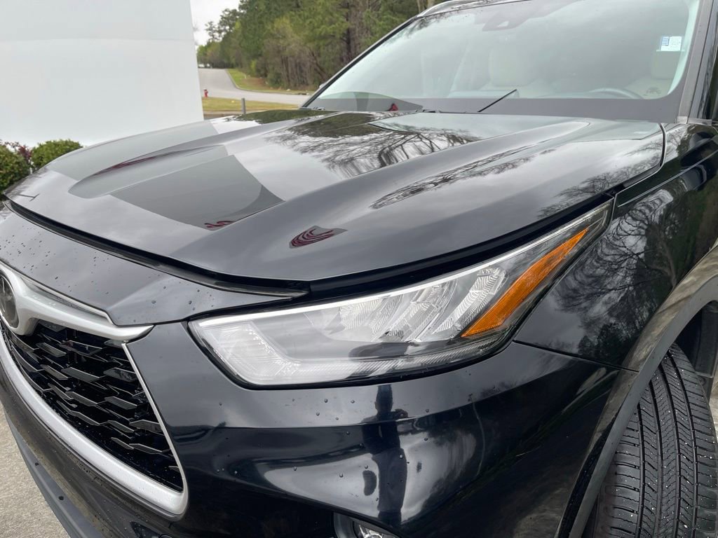 Used 2020 Toyota Highlander XLE image 31