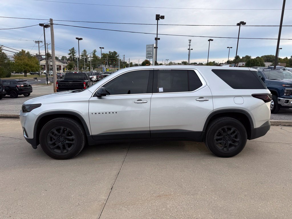 Used 2018 Chevrolet Traverse LS FWD image 9
