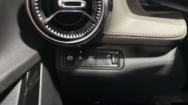 New 2027 Chevrolet Equinox LT w/ Convenience Package II FWD image 12