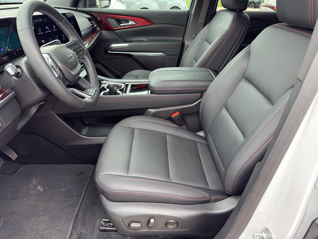 Used 2024 Chevrolet Traverse Z71 w/ LPO, Cargo Package AWD/4WD image 12