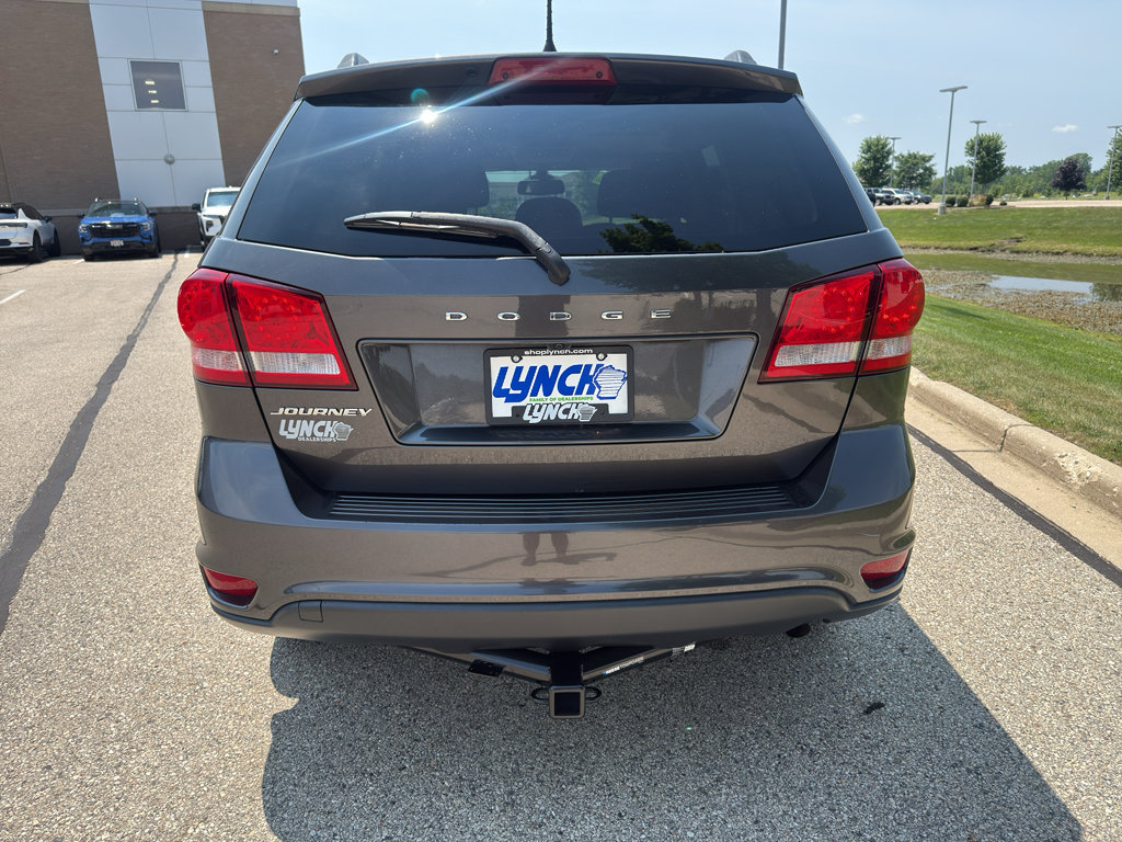 Used 2019 Dodge Journey SE w/ Premium Group FWD image 4