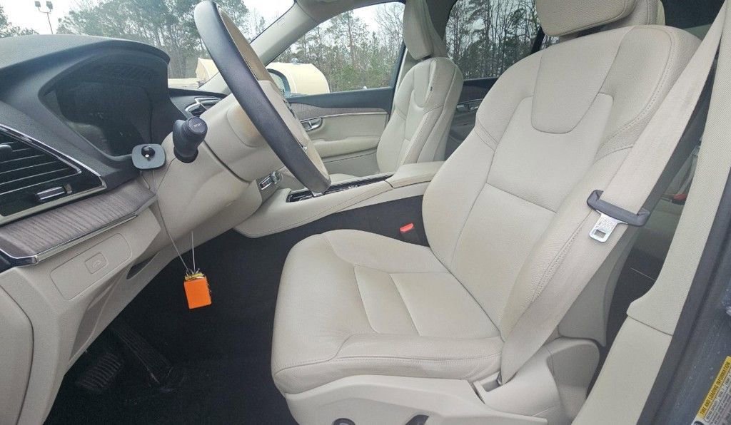 Used 2023 Volvo XC90 B6 Plus w/ Protection Package Premier image 7