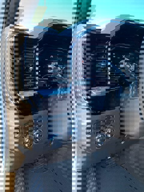 New 2025 GMC Sierra 2500 SLT w/ SLT Convenience Package image 17