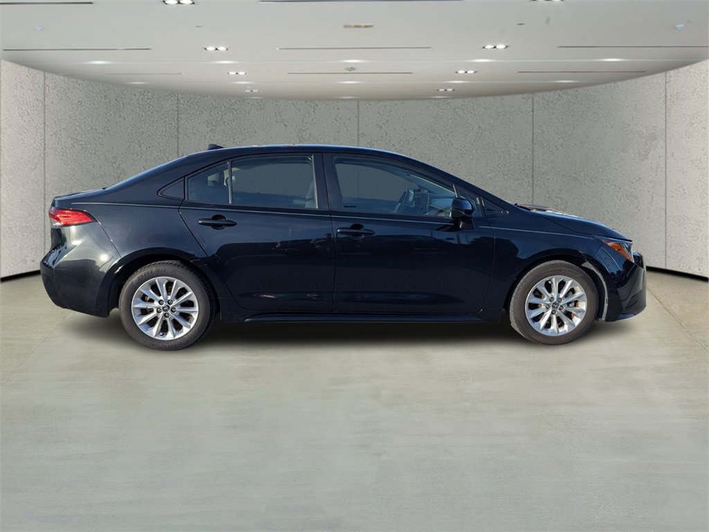 Used 2022 Toyota Corolla LE video 2