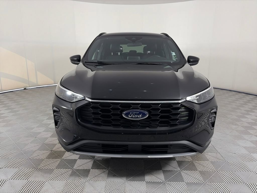 Used 2025 Ford Escape ST-Line Select image 2