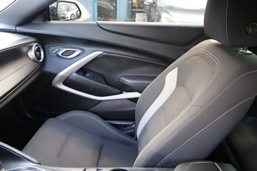 Used 2019 Chevrolet Camaro LT RWD image 31