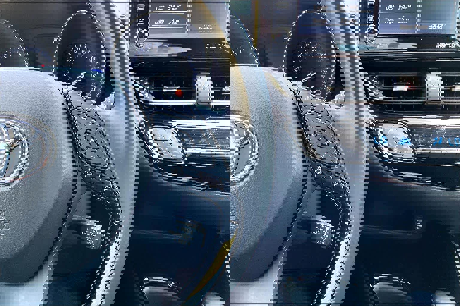 Used 2019 Toyota C-HR XLE image 25