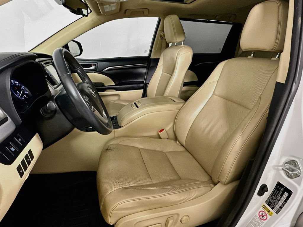 Used 2016 Toyota Highlander Limited AWD/4WD image 8