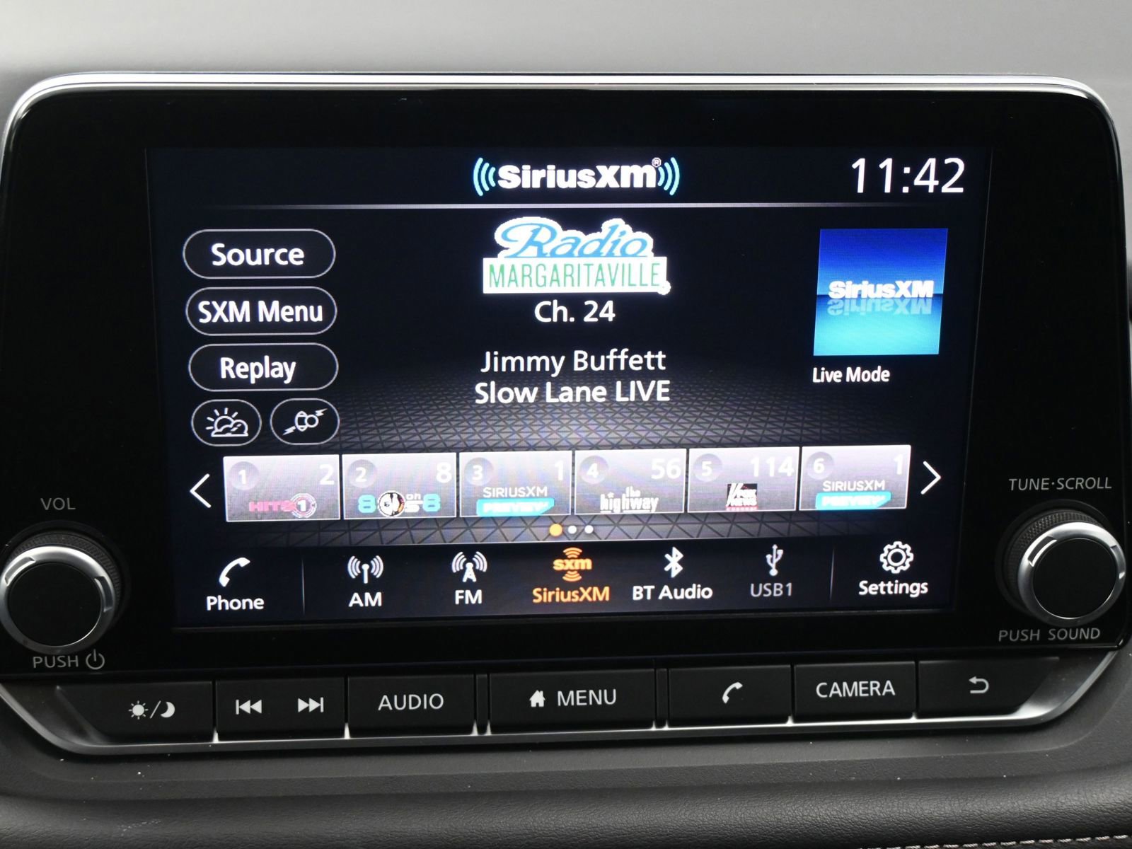 Used 2025 Nissan Rogue S image 15