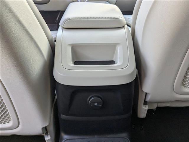 Used 2023 Volvo XC60 T8 Ultimate w/ Protection Package Premier image 18