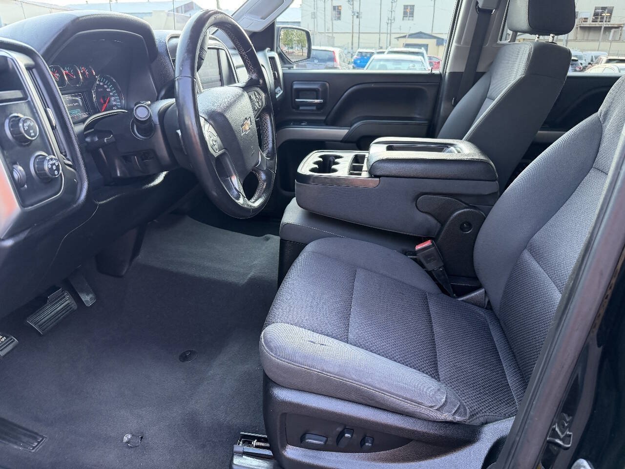 Used 2018 Chevrolet Silverado 1500 LT w/ All Star Edition AWD/4WD image 14
