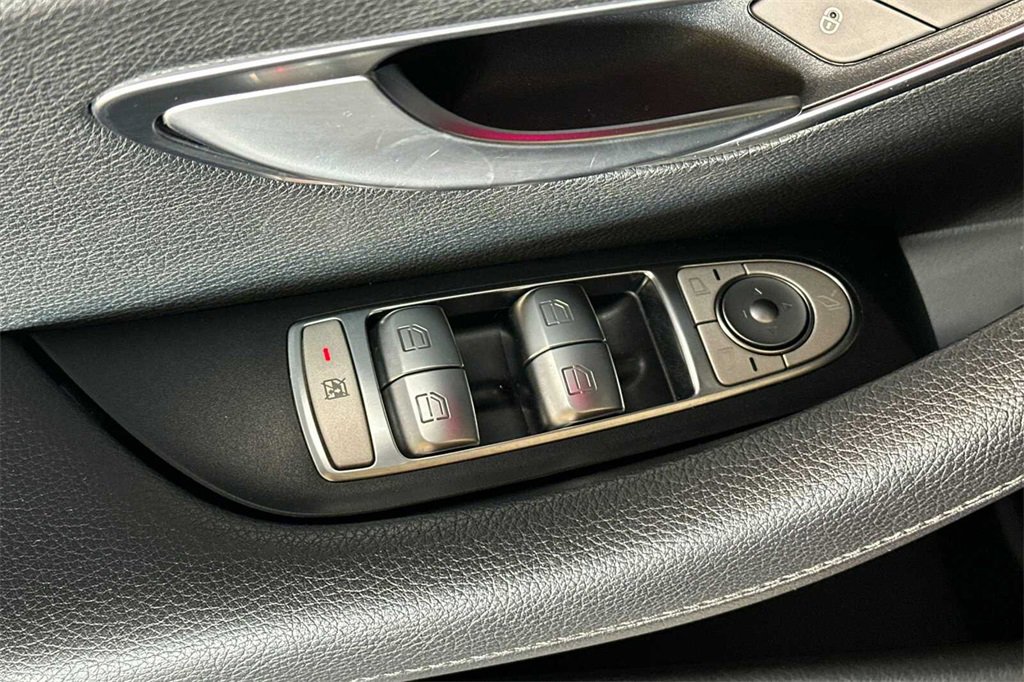 Used 2020 Mercedes-Benz E 350 Sedan image 12