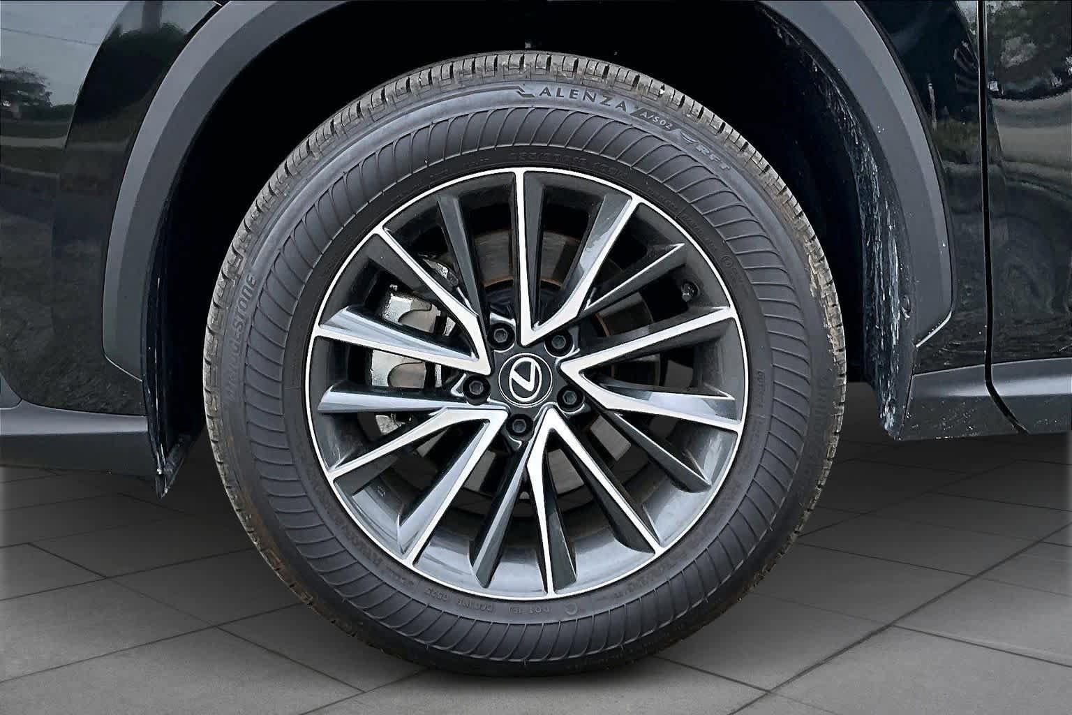 Used 2025 Lexus NX 250 FWD w/ Towing Package (2000 Lbs) image 11