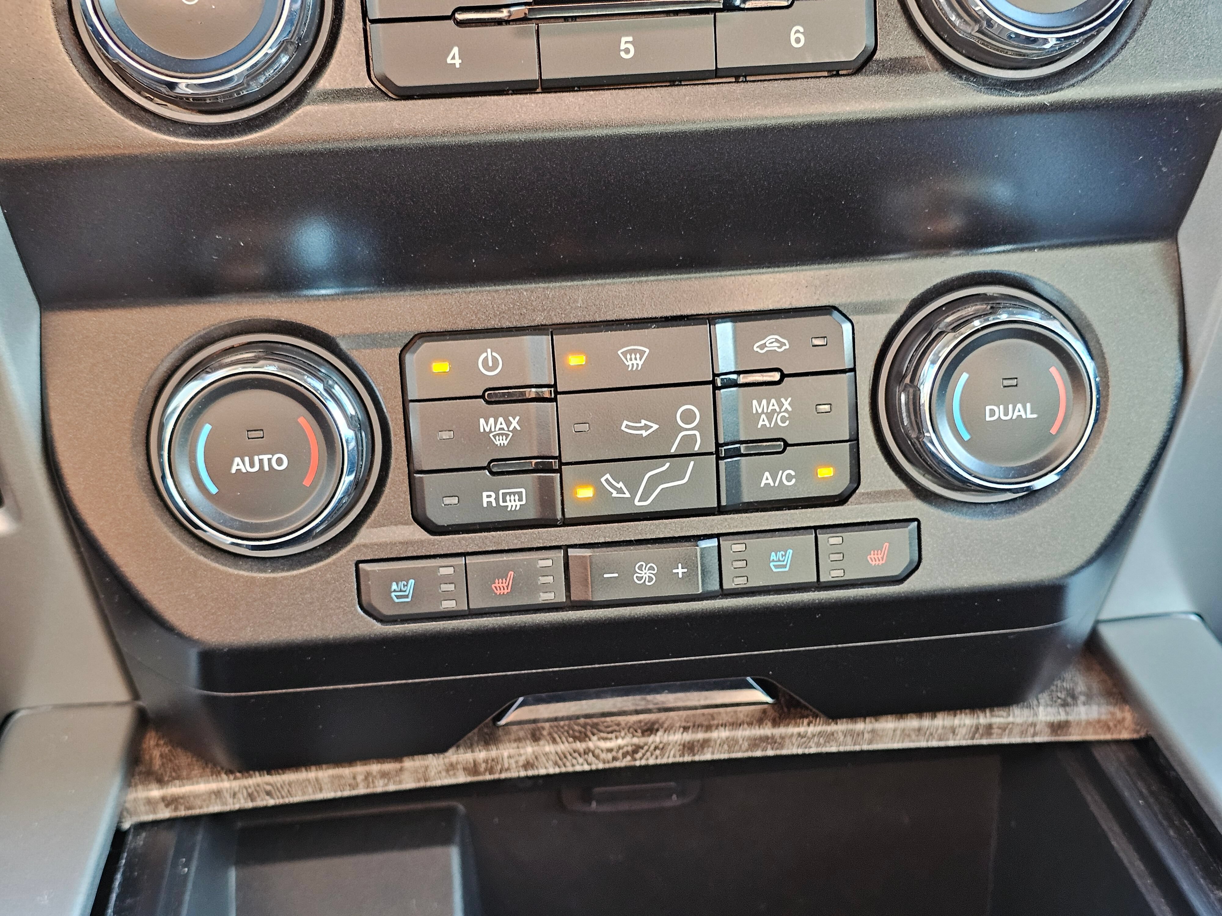 Used 2019 Ford F350 Lariat w/ Lariat Ultimate Package AWD/4WD image 26