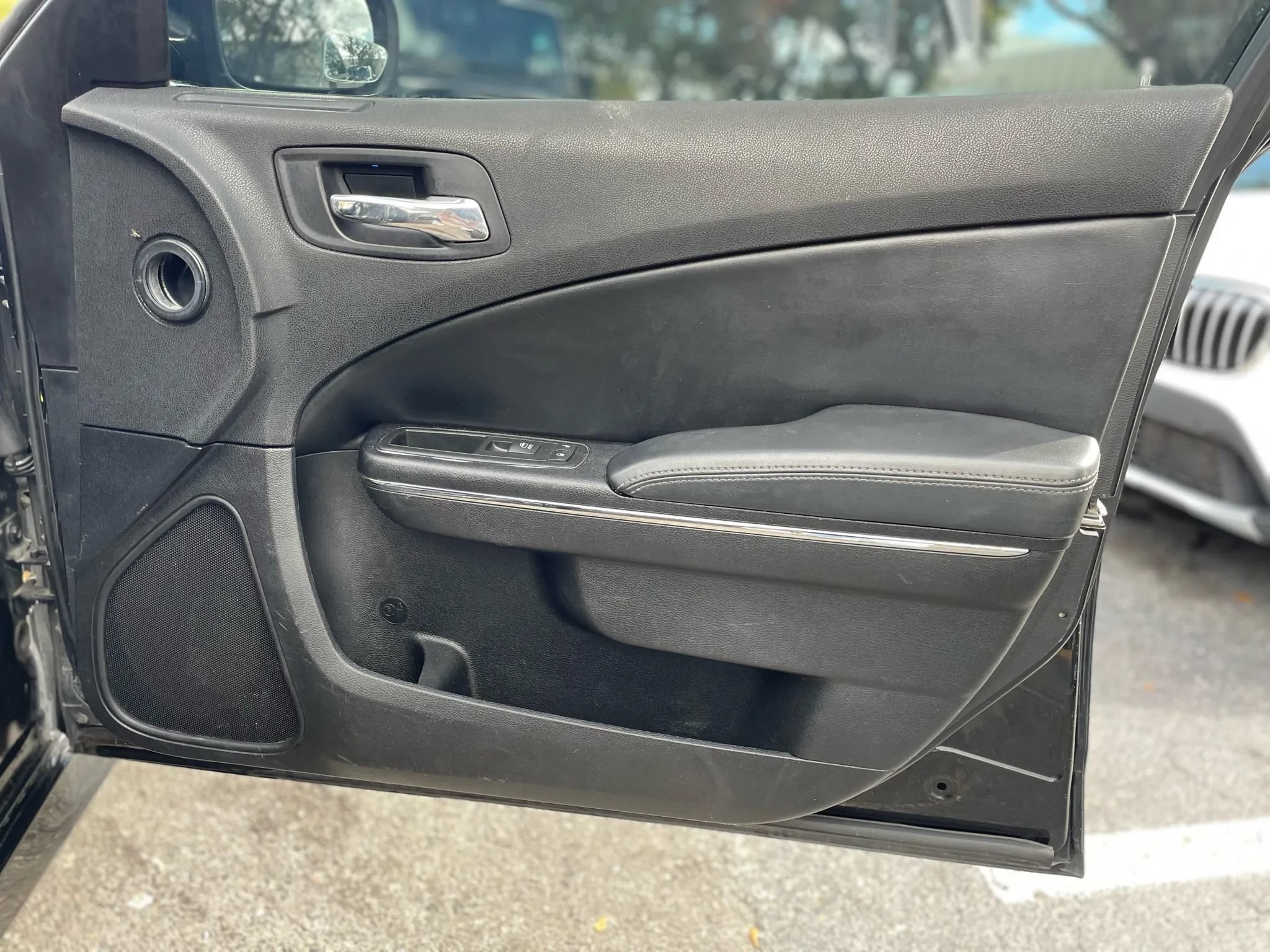 Used 2013 Dodge Charger SE RWD image 33