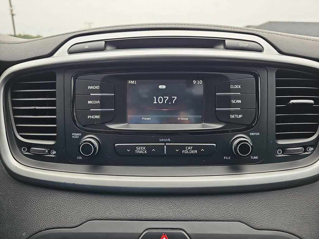 Used 2017 Kia Sorento FWD image 25