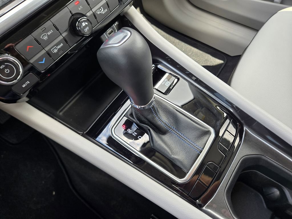 Used 2022 Jeep Compass Latitude FWD image 26