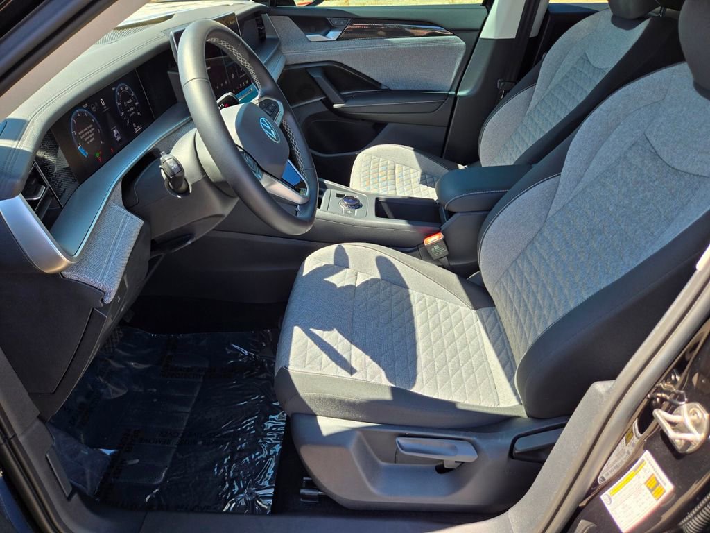Certified 2025 Volkswagen Tiguan S FWD image 8