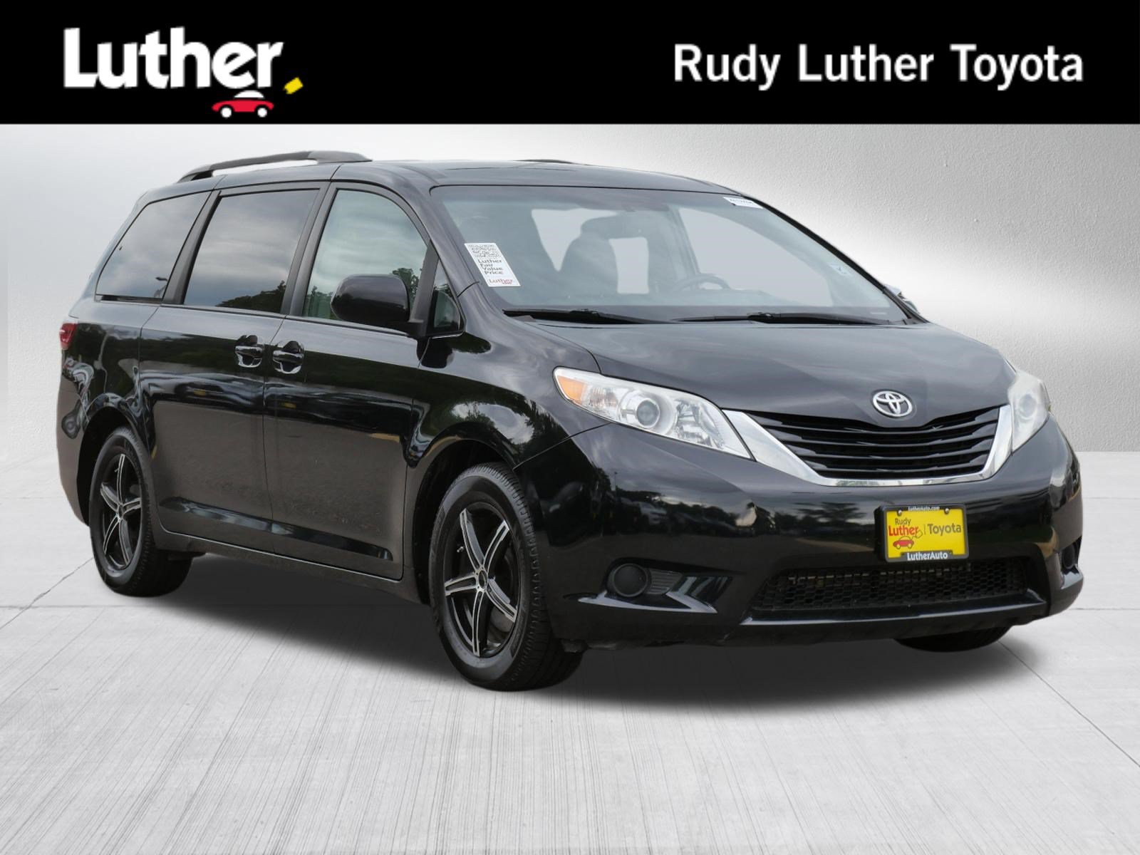 Used 2016 Toyota Sienna LE