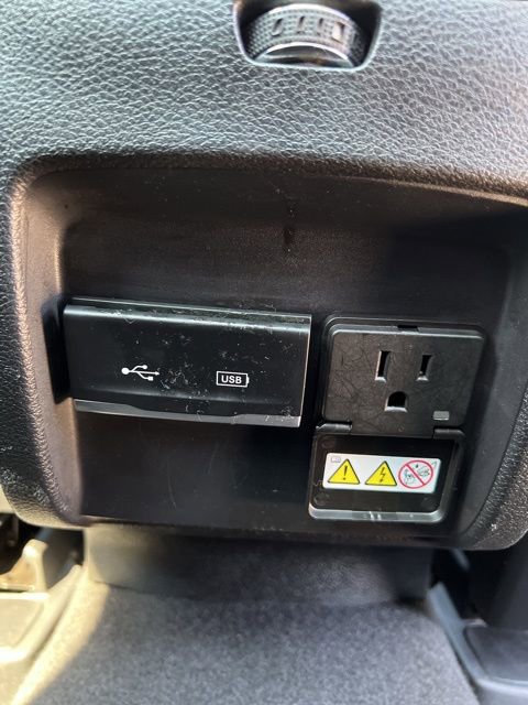 Certified 2019 Jeep Cherokee Latitude Plus image 16