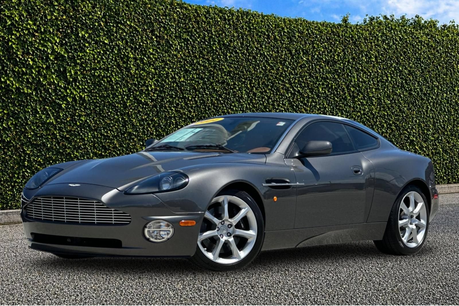 Used 2004 Aston Martin Vanquish RWD image 8