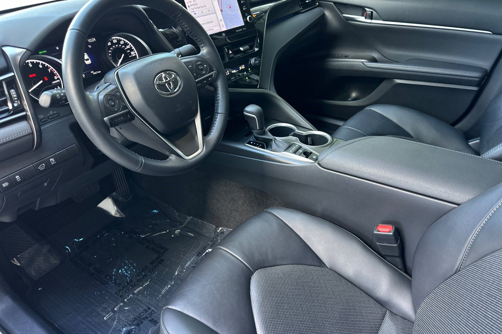 Used 2023 Toyota Camry XLE w/ Navigation Package FWD image 4