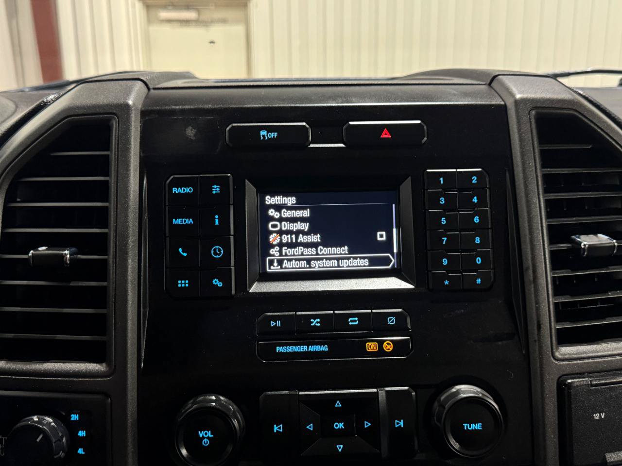 Used 2020 Ford F250 XL w/ Power Equipment Group AWD/4WD image 38