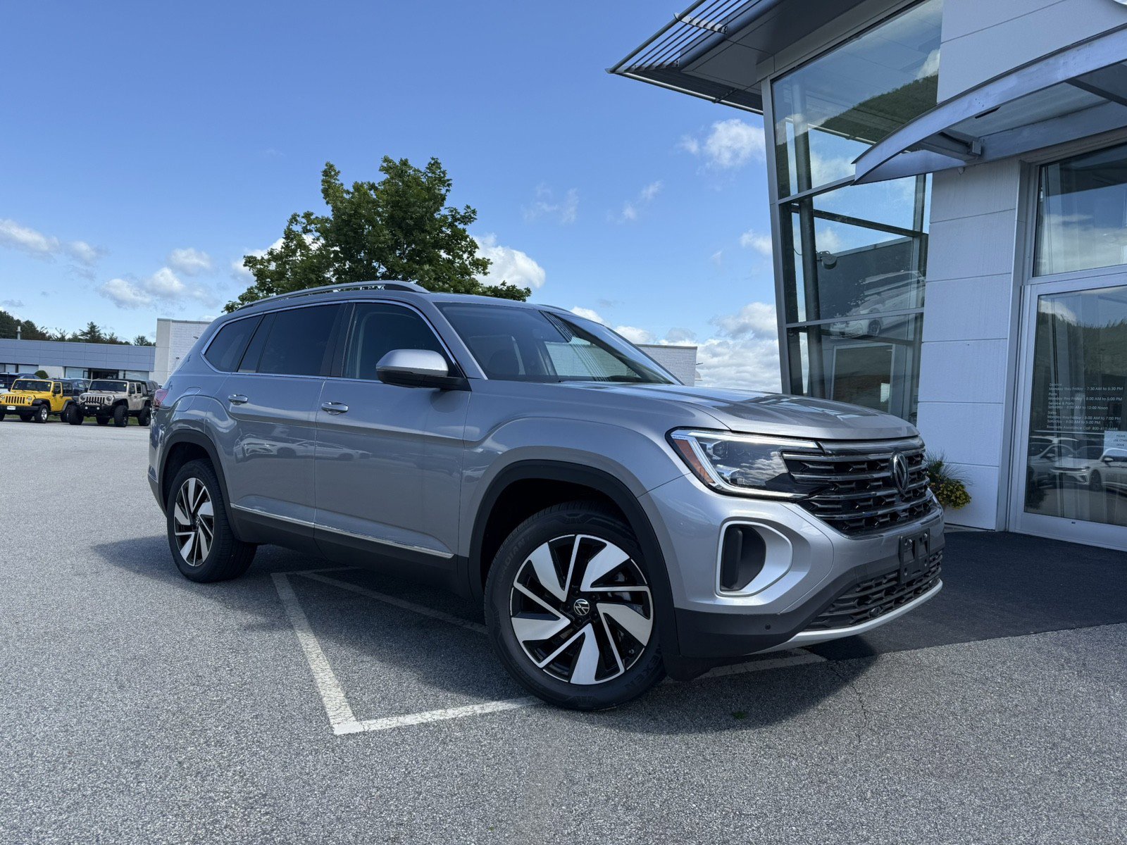 New 2025 Volkswagen Atlas SEL