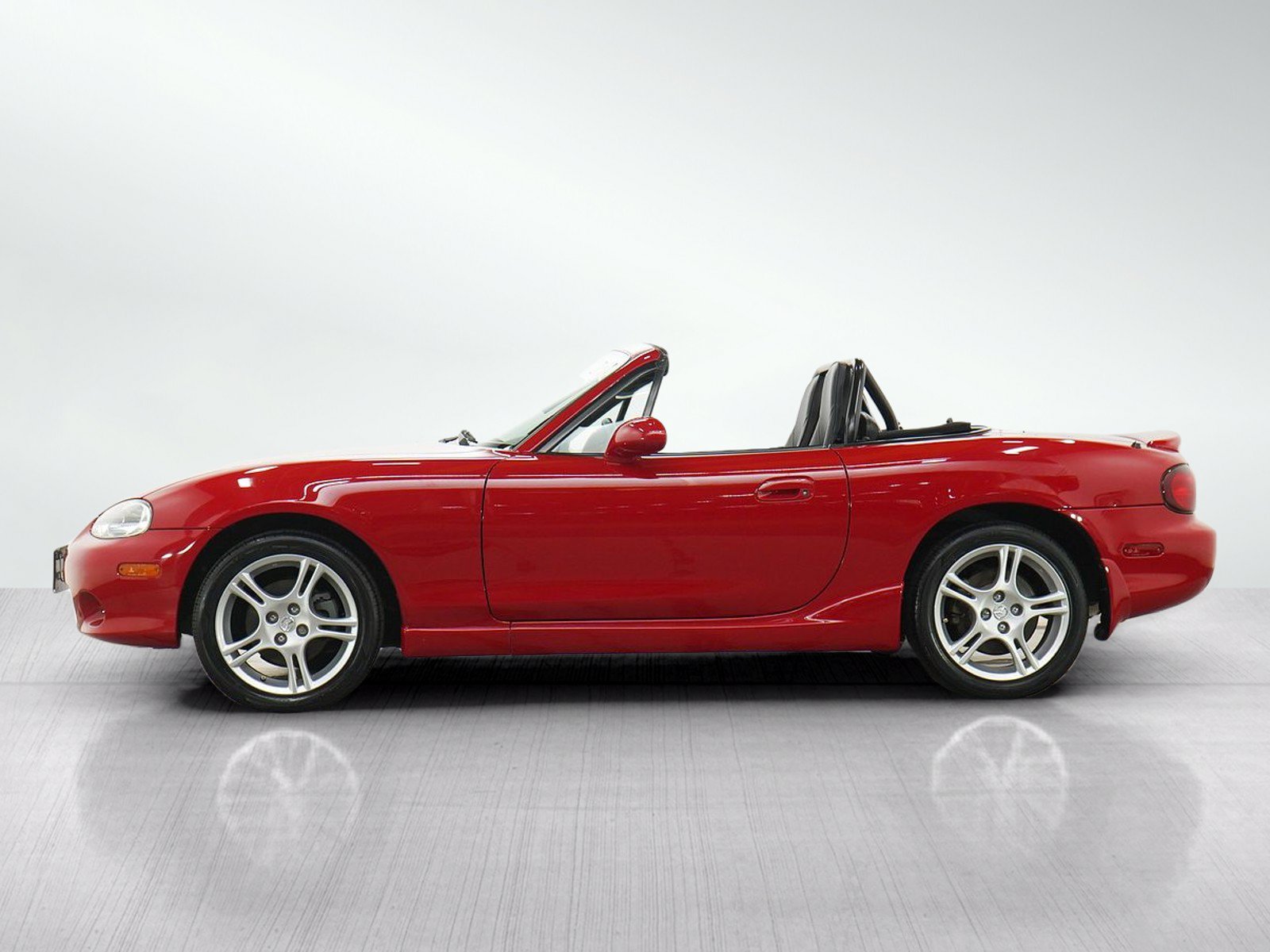Used 2005 MAZDA MX-5 Miata LS w/ Sports Look Appearance Pkg RWD image 3