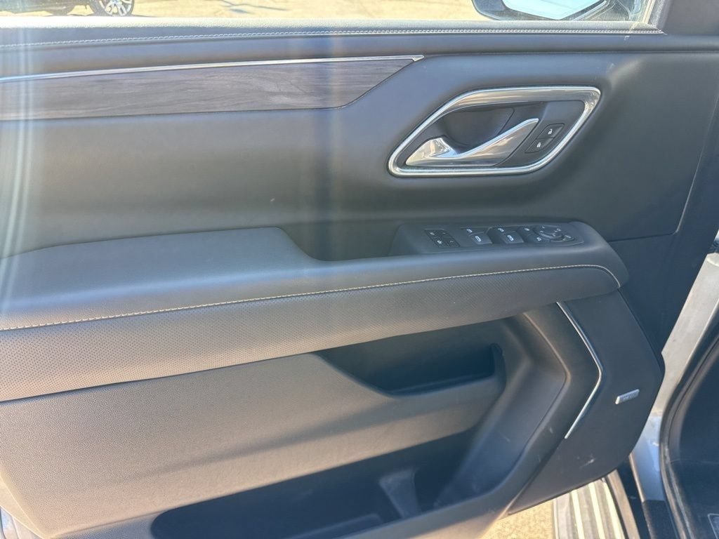 Used 2023 GMC Yukon XL SLT w/ SLT Premium Package AWD/4WD image 19
