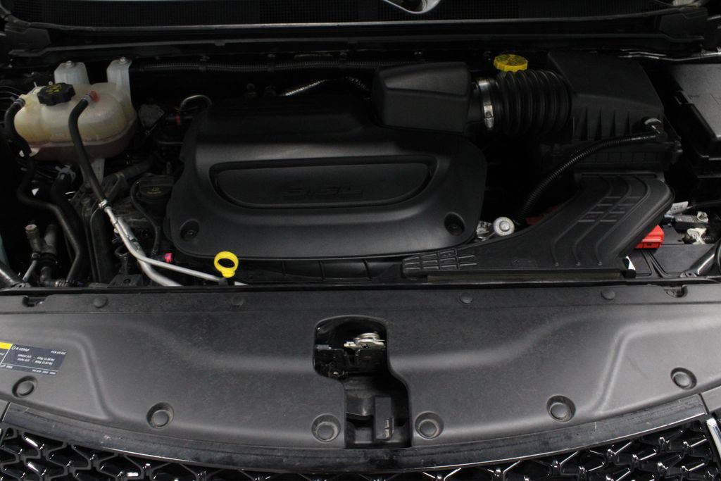 Used 2024 Chrysler Pacifica Touring-L FWD image 13