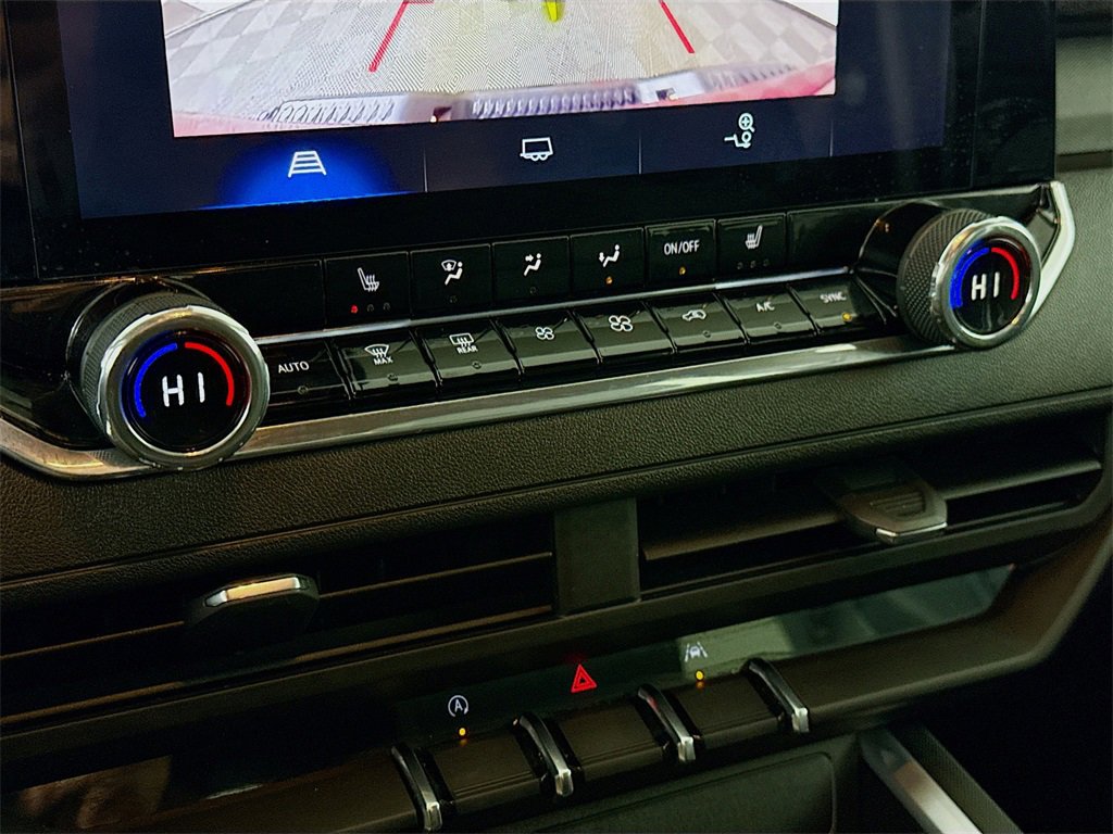 Used 2025 Chevrolet Colorado Trail Boss image 7