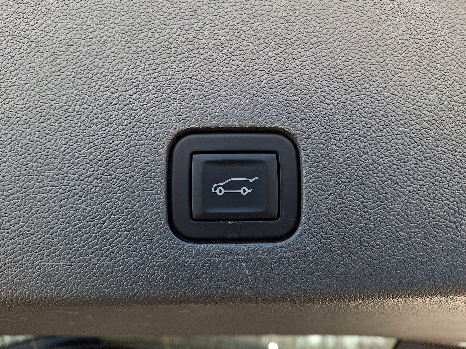 Used 2025 Cadillac XT6 Premium Luxury w/ Technology Package image 29