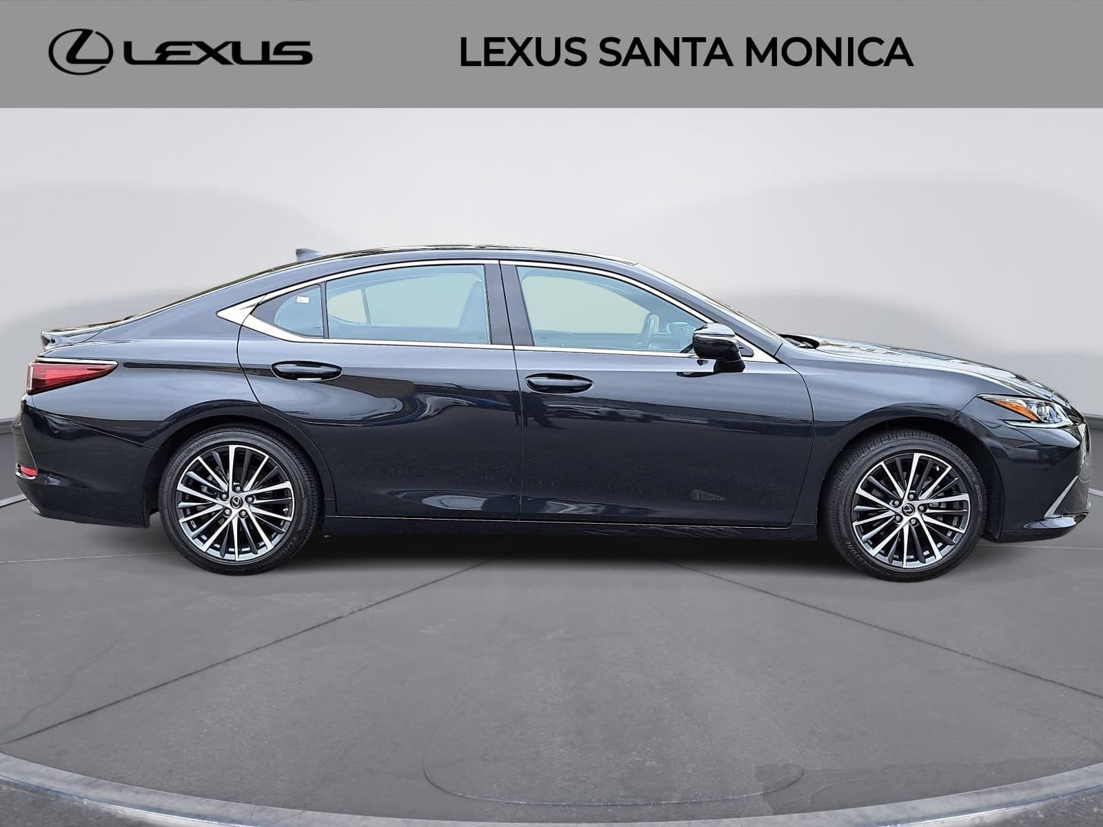 Used 2023 Lexus ES 350 w/ Premium Package FWD image 4