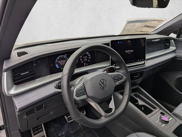 New 2026 Volkswagen Tiguan SE R-Line FWD image 12