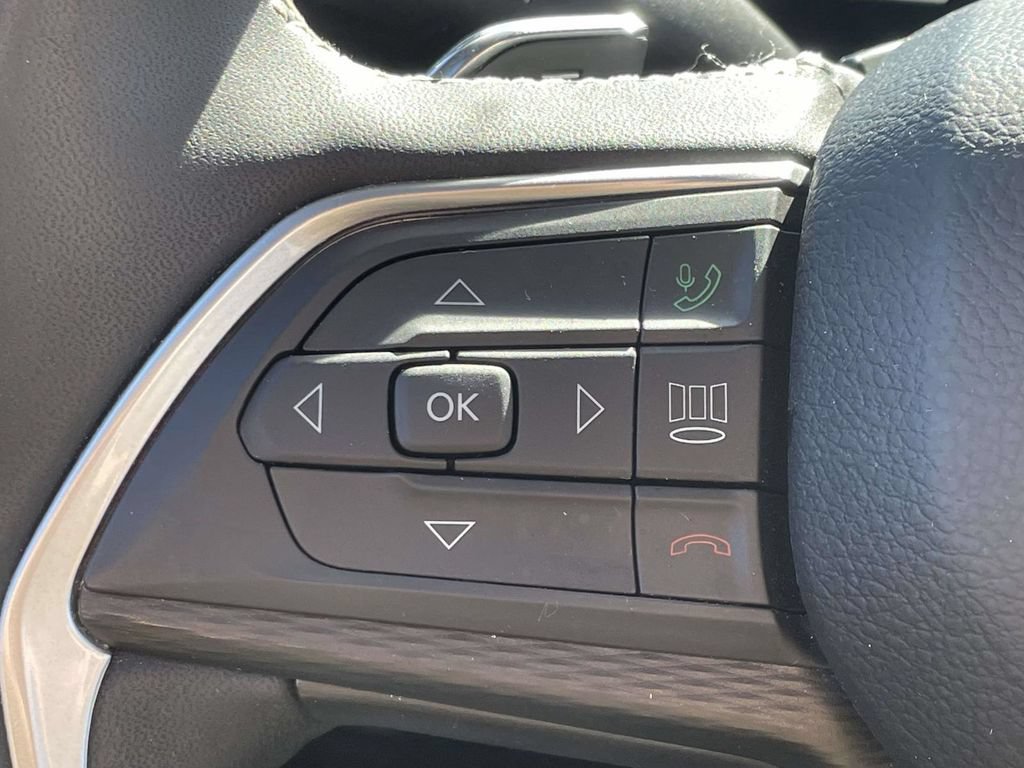 Used 2023 Jeep Grand Cherokee Altitude AWD/4WD image 28