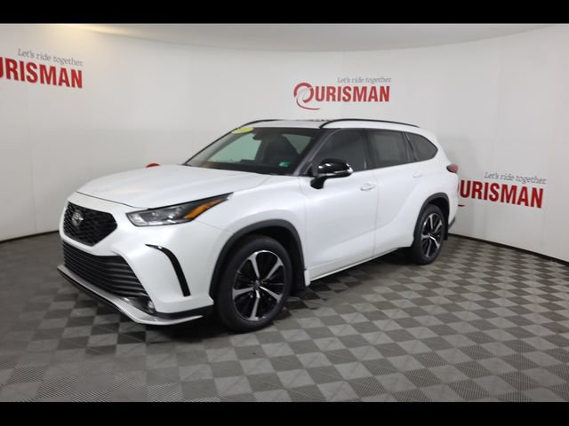 Used 2022 Toyota Highlander XSE AWD/4WD image 6