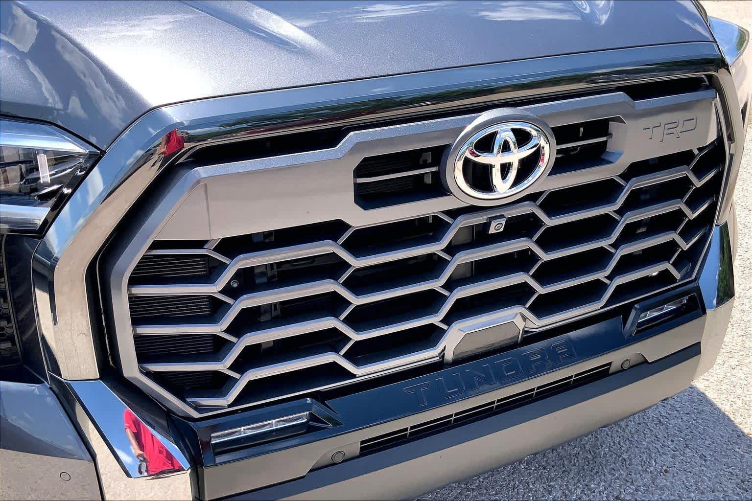 Used 2025 Toyota Tundra Platinum w/ TRD Off-Road Package AWD/4WD image 29