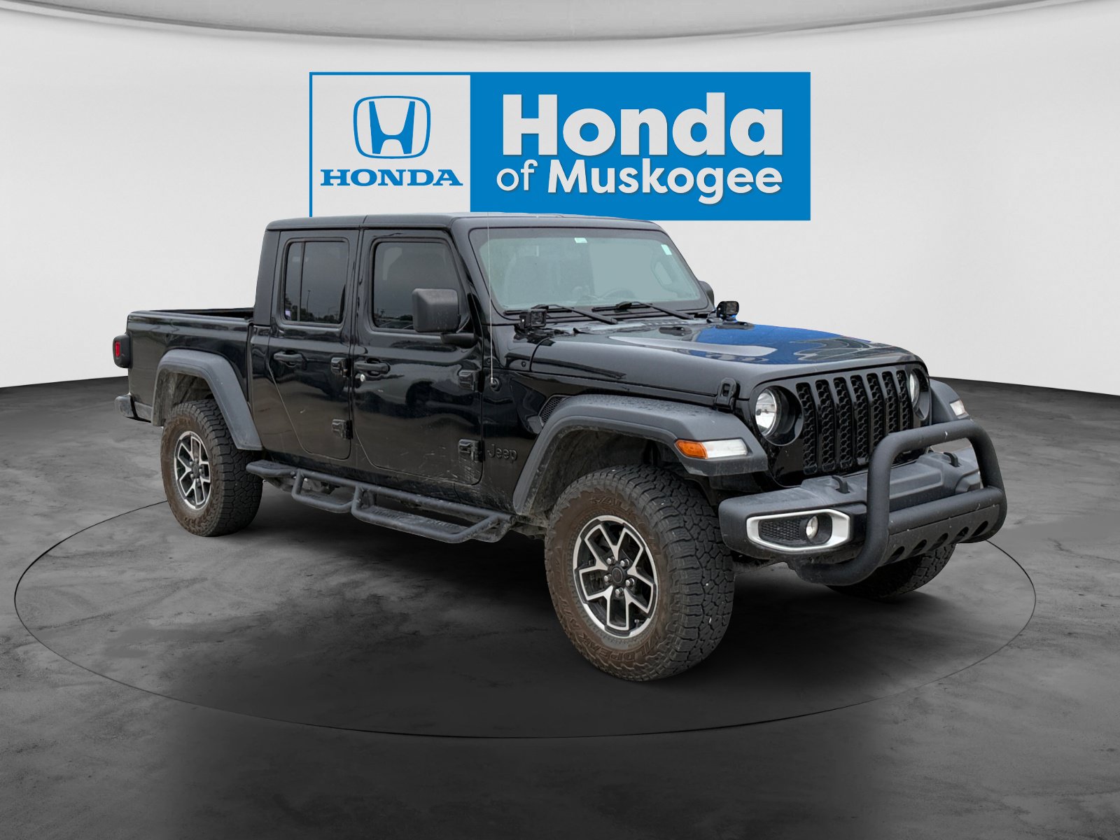 Used 2023 Jeep Gladiator Sport AWD/4WD image 3